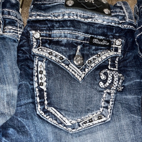 Rock Revival and Miss Me Jean Bundle - Picture 4 of 6